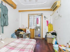 北京我爱我家2000年 客厅16平米正对花园 位置安静税费少