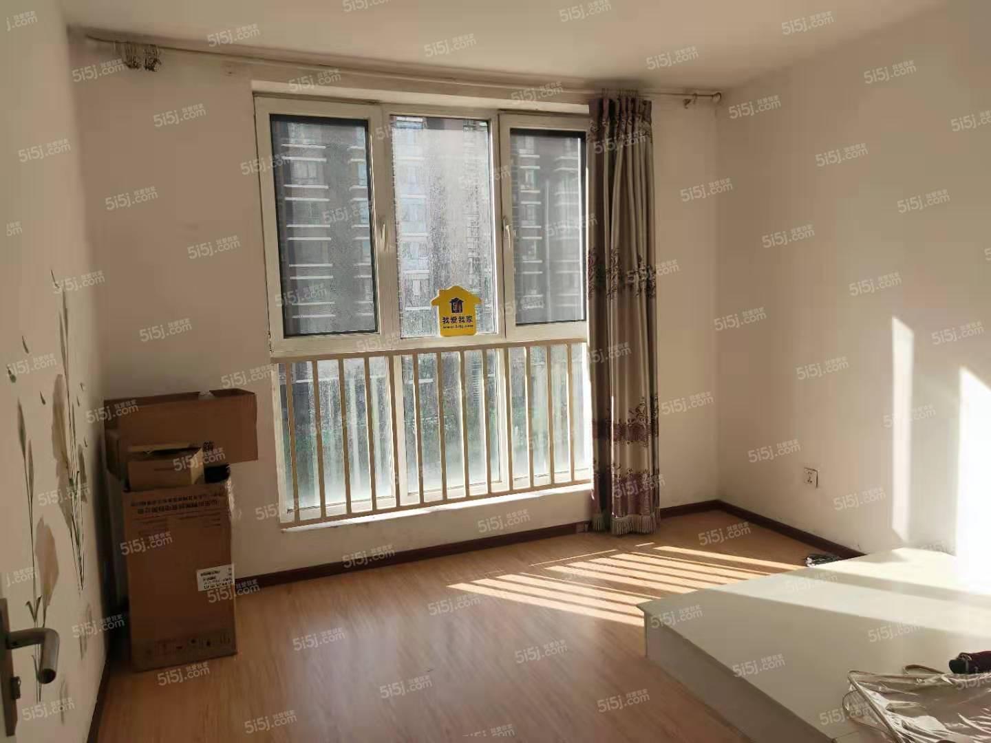 天居园 精装两居室,拎包入住,看房有钥匙,可配合空房