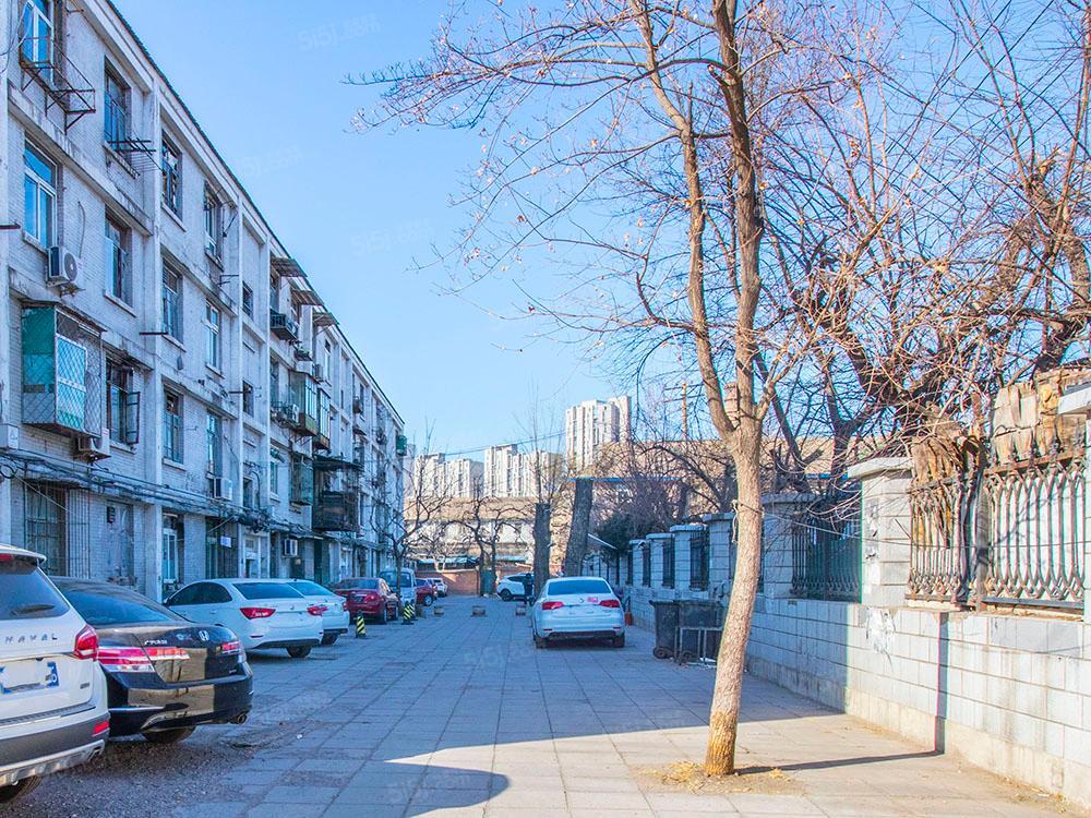 酒仙桥七街坊将台站附近