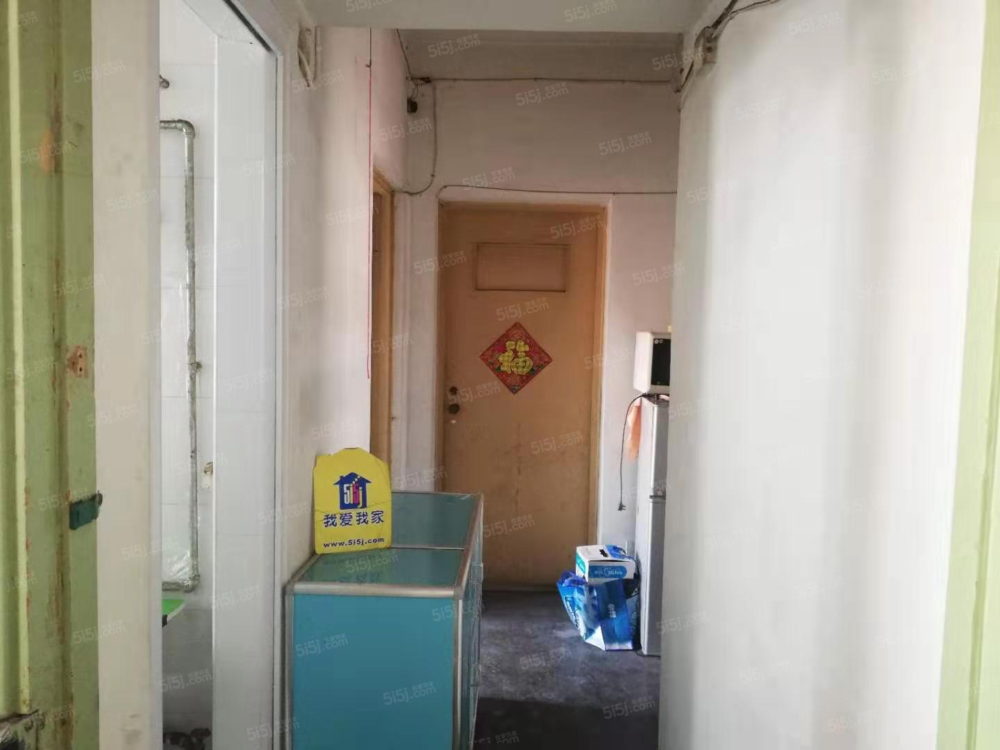 槐柏树街 高楼层 东西一居