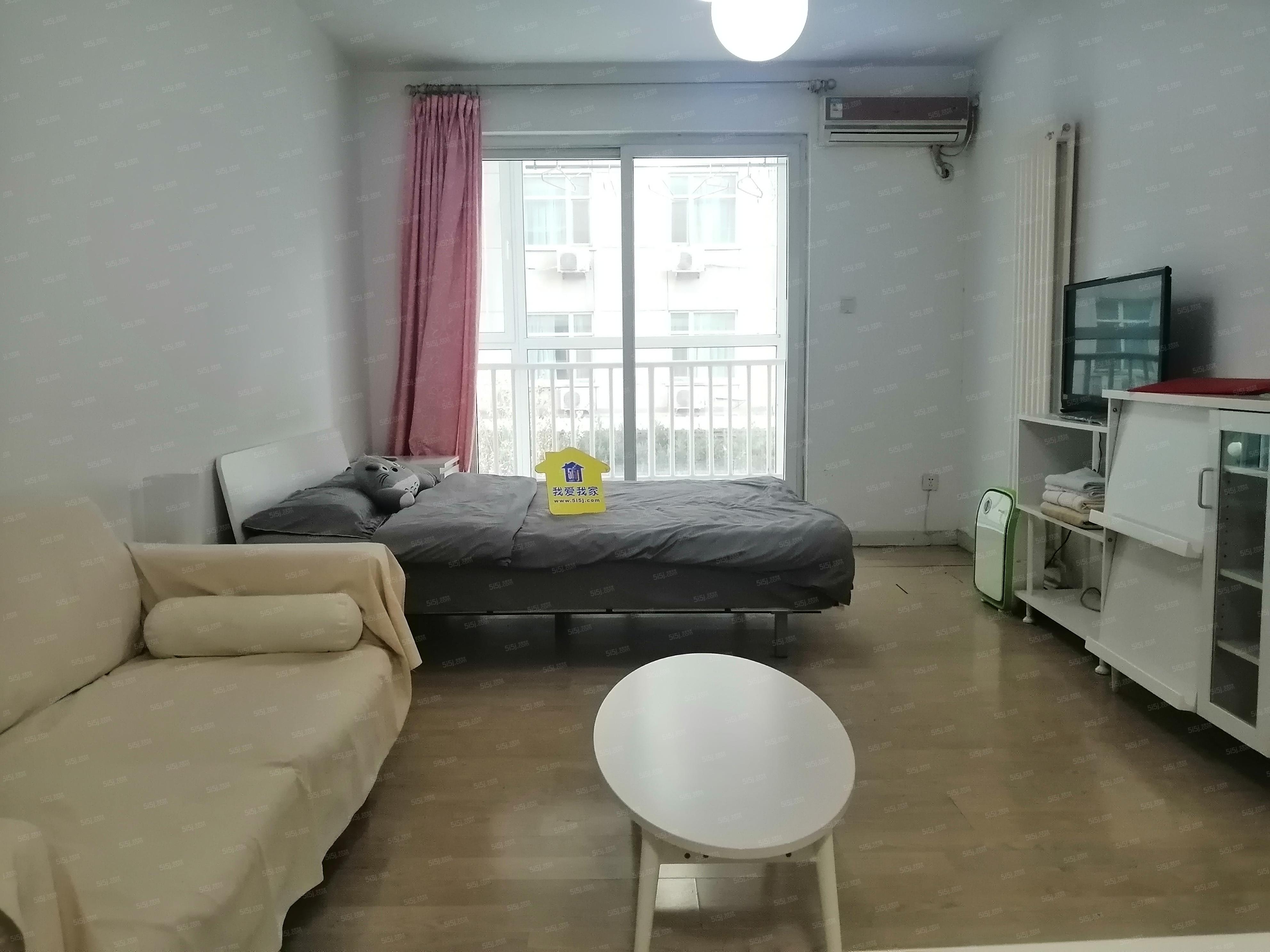 浩运园主场精装修一居室开间 装修棒交通方便